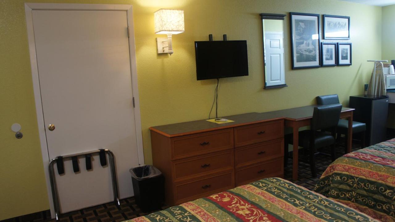 Regency Inn Taylor Exterior photo
