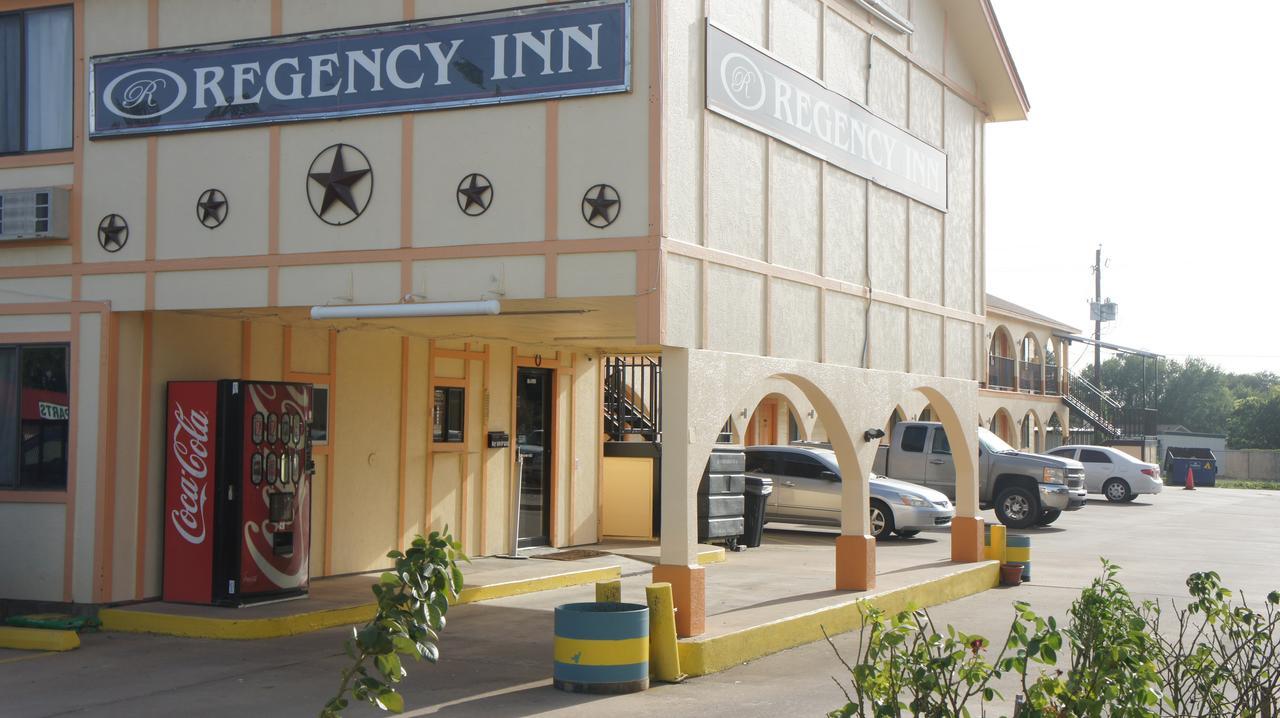 Regency Inn Taylor Exterior photo